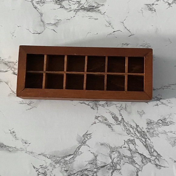 Vintage Essential Oil Holder - Picture 1 of 3